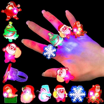 50 Adet Noel Parlayan Yüzük Yaratıcı Dekor Sevimli LED Karikatür Kardan Adam Geyik Noel Baba Yüzükler Çocuklar için Hediyeler Yeni Yıl Partisi tedarik
