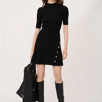 EOS 2023 Bahar Kadın Yarım Yüksek Yaka Siyah Düğme Yan Slim Fit Örme Mini Elbise Fransız Çift Moda Yüksek Kaliteli